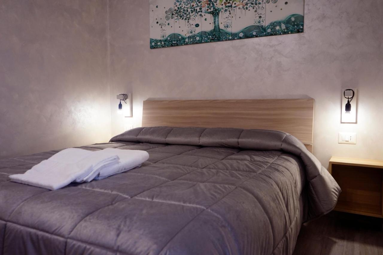Hotel Roma Tourist Lease Acilia Exterior foto